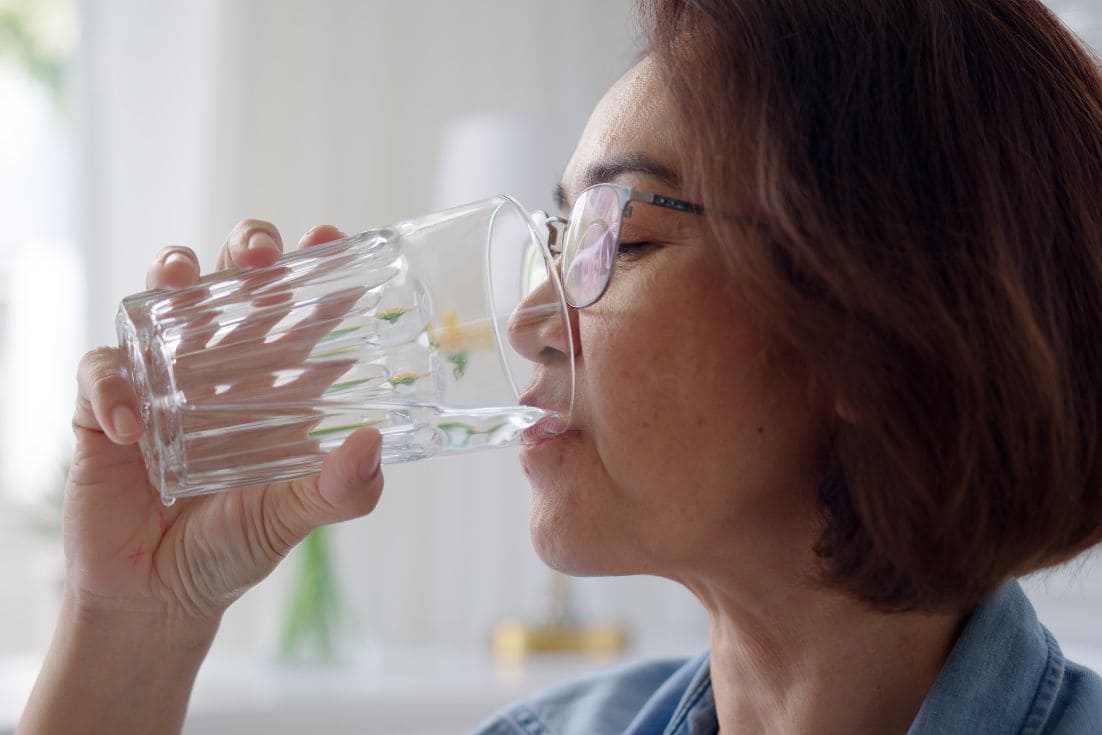 Água alcalina: confira os benefícios e os nossos produtos para alcalinizar a água!